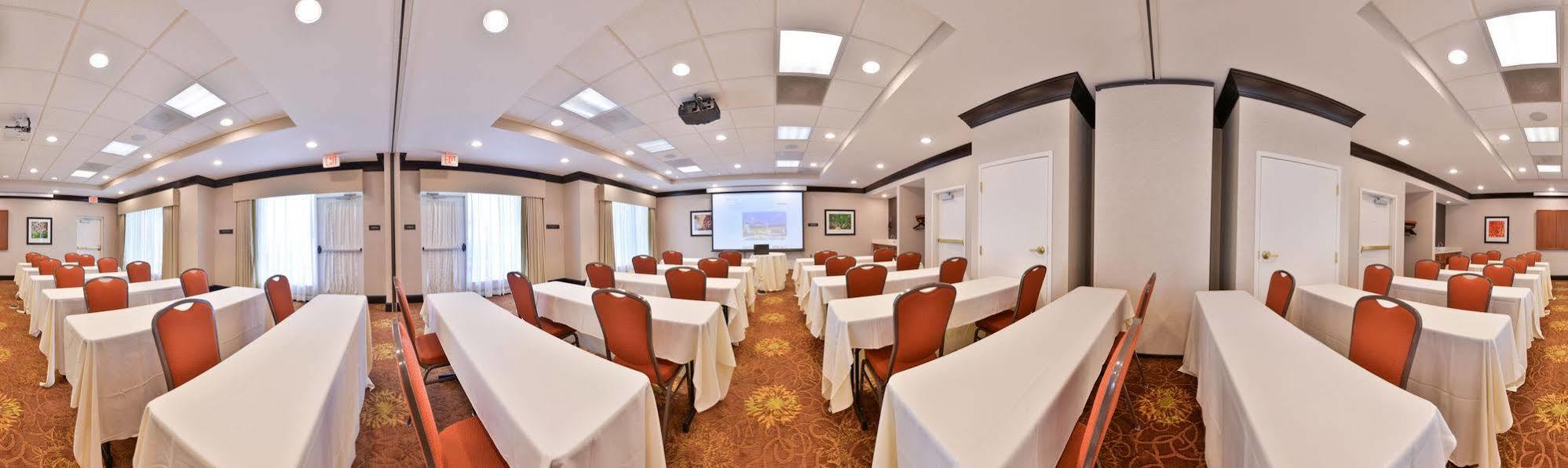 Hilton Garden Inn Indianapolis/Кармел Экстерьер фото