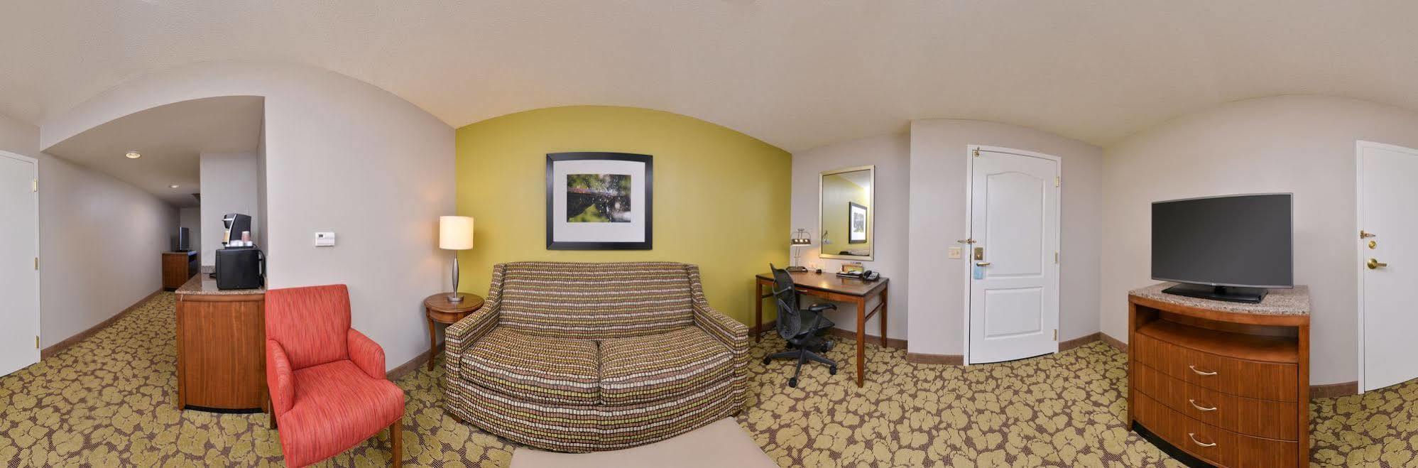 Hilton Garden Inn Indianapolis/Кармел Экстерьер фото
